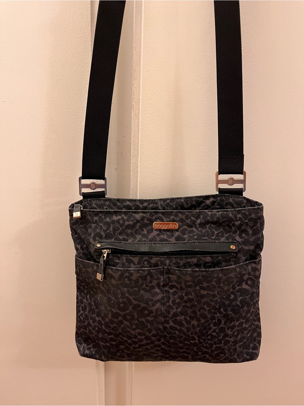 Baggallini Black Panther/Leopard-Print Crossbody